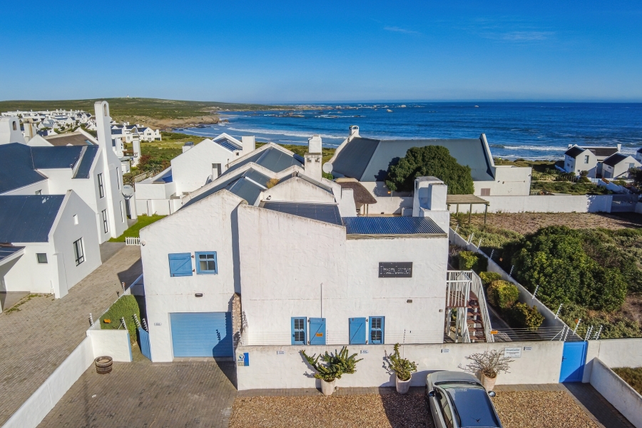 5 Bedroom Property for Sale in Bekbaai Western Cape